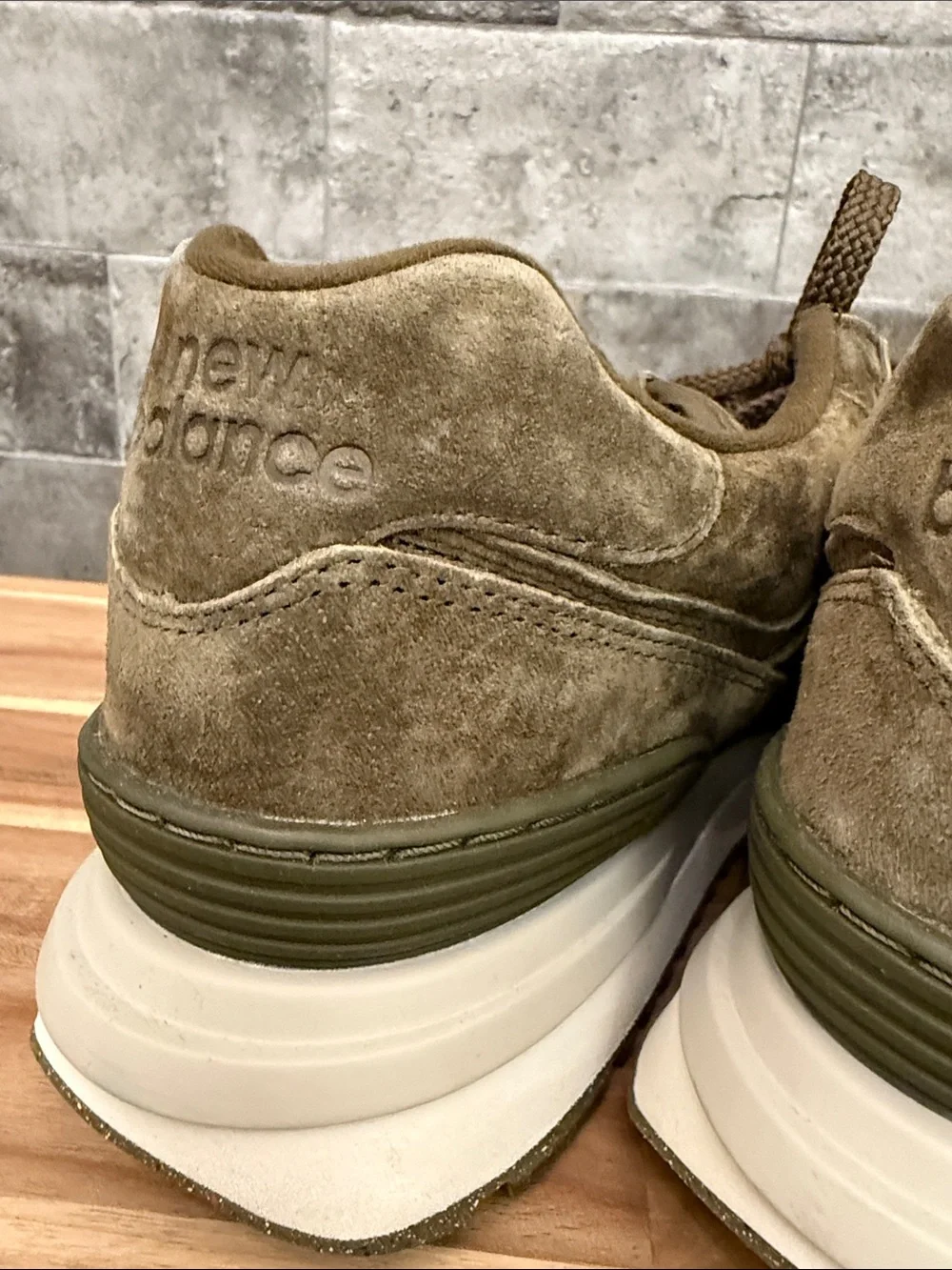 New Balance Olive Green Suede Men's Sneaker size 10